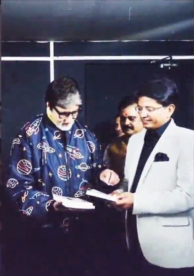 Shri Ashutosh Agnihotri with accomplished actor of Indian cinema Shri Amitabh Bachchan.