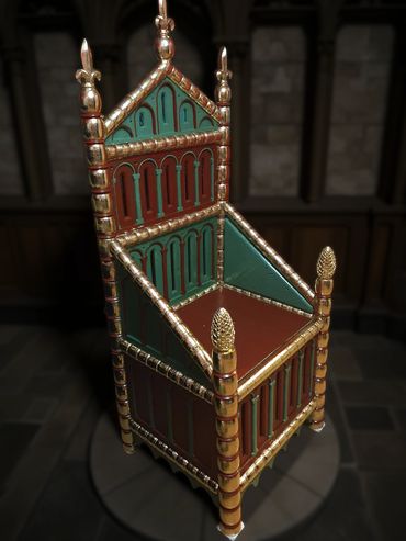 12th century king's throne, hand crafted in oak. Created for Norwich Castle by Tobiasoak.