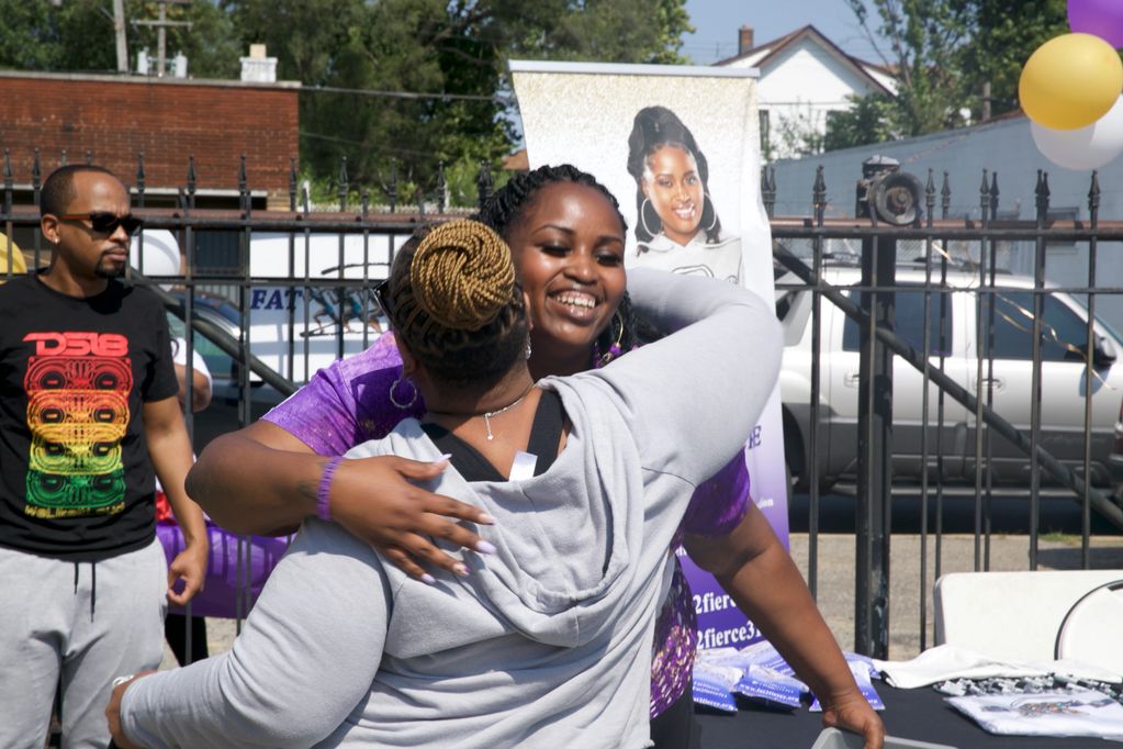 Queens loving on each other.