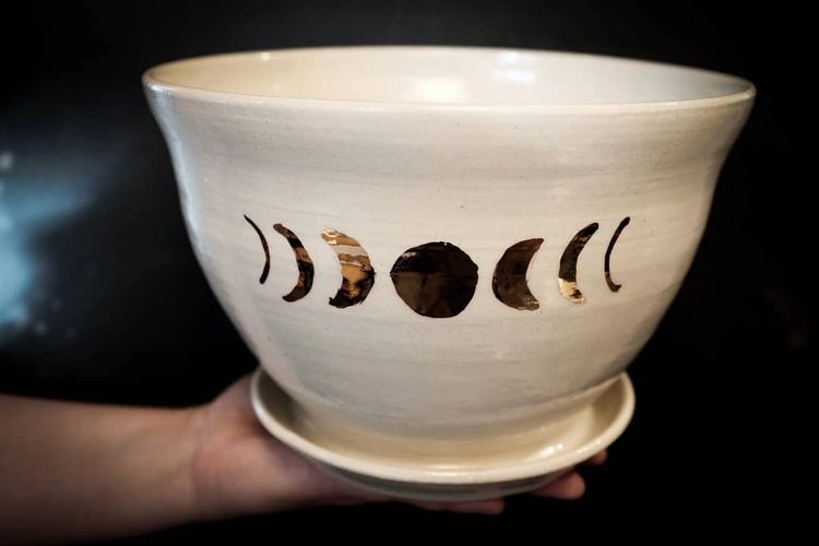 white porcelain 22 karat gold lunar planter