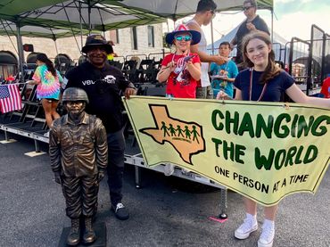 Round Rock Parade / Share The Will