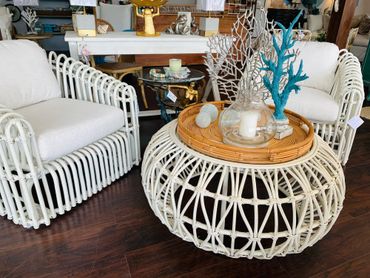 Coastal decor takes any furniture from dab to fab!