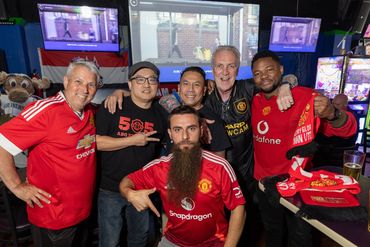 Watch Manchester United in Seattle at Admiral Pub