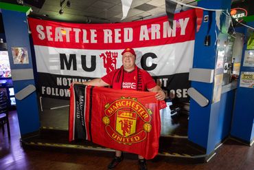 Watch Manchester United in Seattle at Admiral Pub
