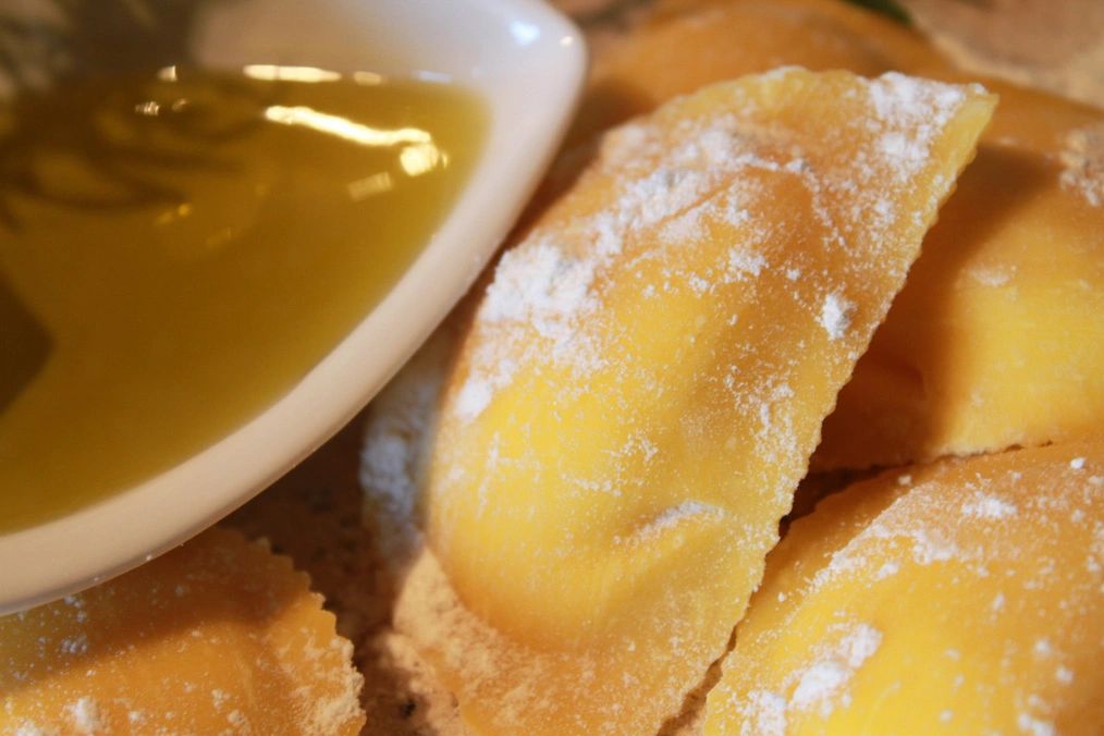 homemade pasta, pasta, handmade pasta,
olive oil, ravioli, tortelloni, filled pasta,
ricotta, meat