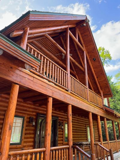 log cabin staining log home restaining oakland maryland garrett county log restoration deep creek
