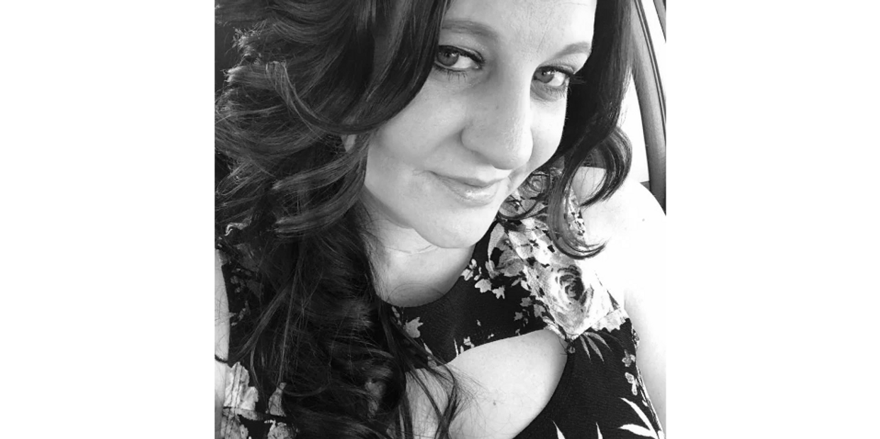 Artistic Photographer Kristy Urain, of Sapphire Romance Photography, 775-629-2424, Pahrump, NV