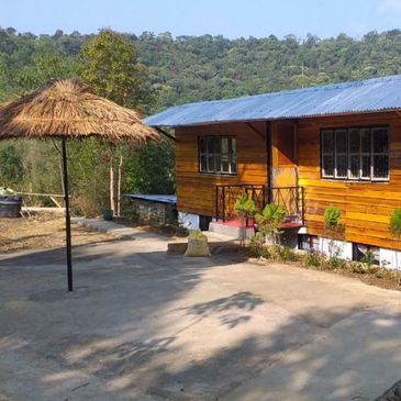 Entrance of Restaurant of Hillside Highway Cottages.