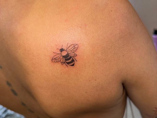 Tattoo
Fine Line
Art
Bee
Ink
Stencil
Tattooing
Studio
Butterfly