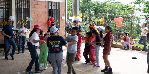 Uriarte Foundation collaborators enjoying a meaningful day of service.