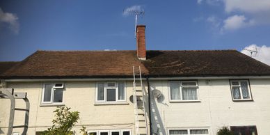 Drs roofers de mossing in Reading, Berkshire 