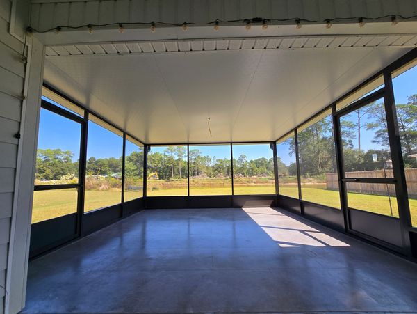 Screen room contractor Metairie covington gulfport biloxi slidell