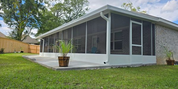 Screen room contractor Metairie slidell Covington gulfport biloxi