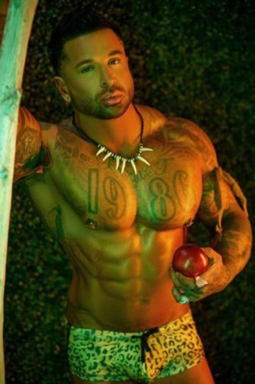 Vegas male stripper for bachelorette and birthday parties.