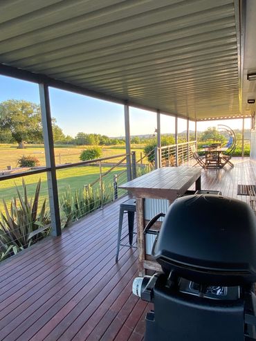 The Homestead - perfect for 3 couples catching up to enjoy a relaxing weekend. Country chic vibes