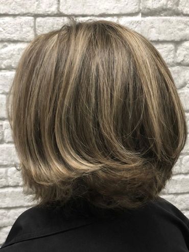 graduated bob haircut with highlights