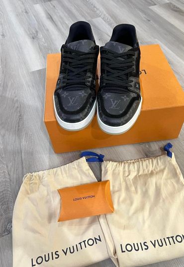 Sell Louis Vuitton Sneakers