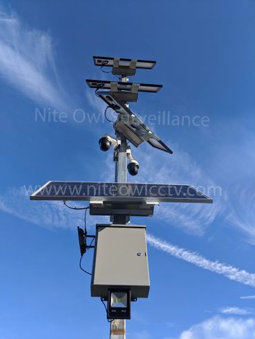Professional solar surveillance pole - PTZ security cameras with integrated power system