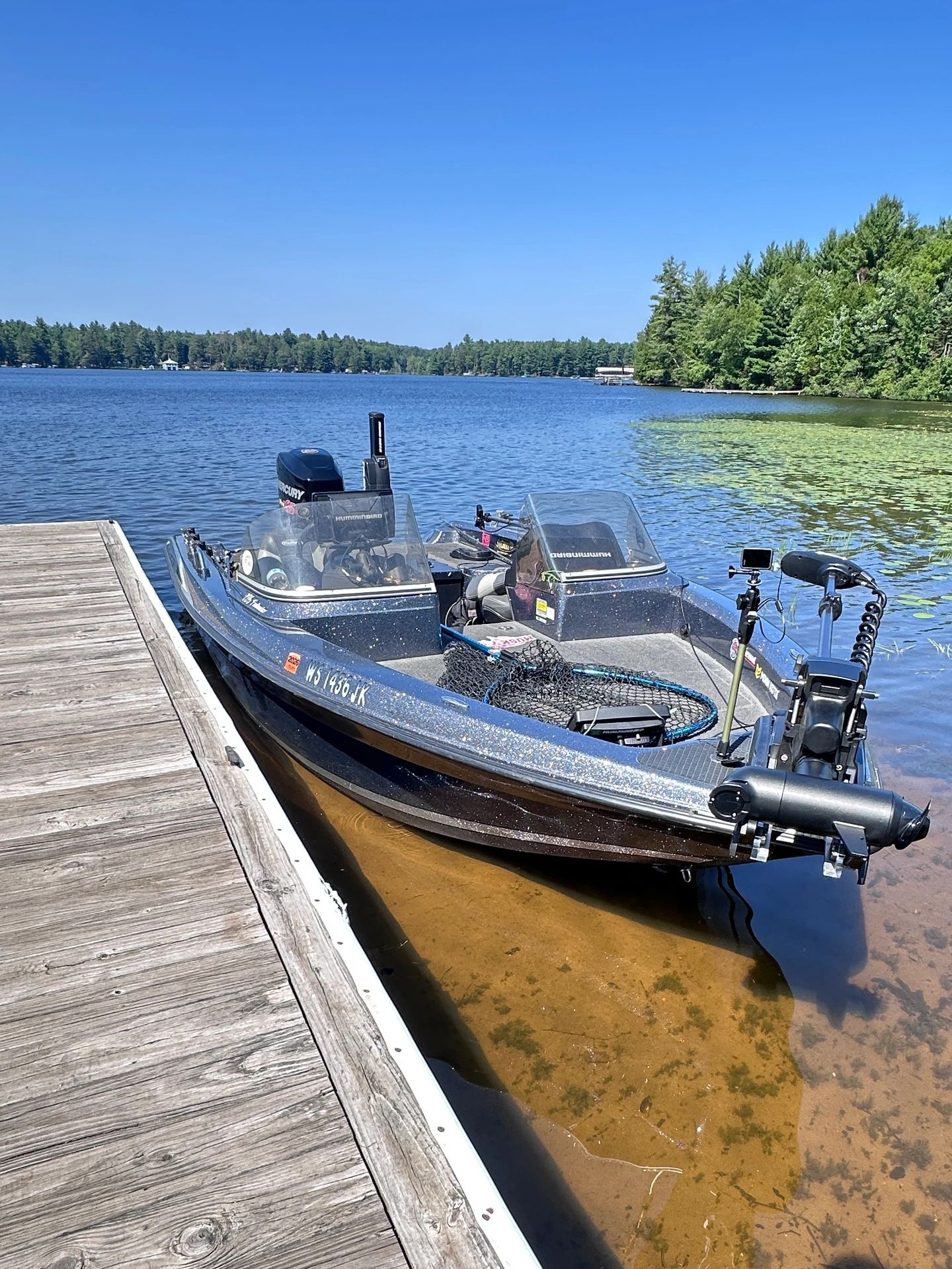 Brand new 2025 Minkota Quest Terrova 24v trolling motor with lithium Battleborn heated batteries.