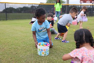 kids at tc easter egg hunt 2025 3 - pic from city of texas city app