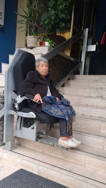 Consultorio con asistencia y elevador para personas en silla de ruedas o movilidad limitada.