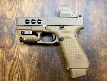 Glock 19x Gen 5 Custom. Osight red dot and light. 9mm - 3 Mags - NEW
$980