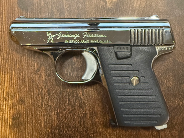 Jennings J-22. Used - Super Small
.22 LR. with 2 - 6 round magazines
in Like-New Condition
$125