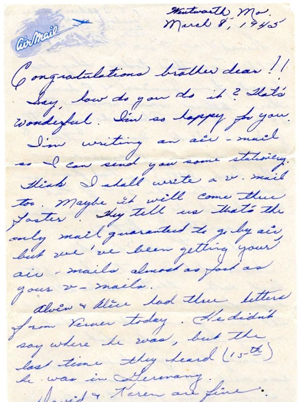 Handwritten letter mailed via air mail from 1945.