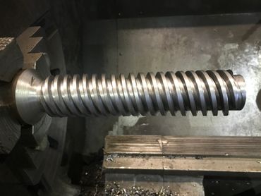 Screw thread cutting