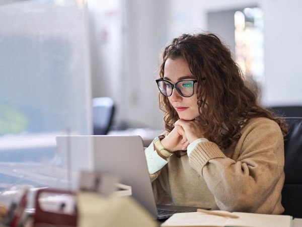 Young student studying Mastery AI Adaptability courses online at her own pace