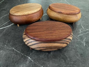 Oval boxes +lids. The beautiful boxes are made from reclaimed hardwood, pre-used as worktops, table tops, flooring, etc.