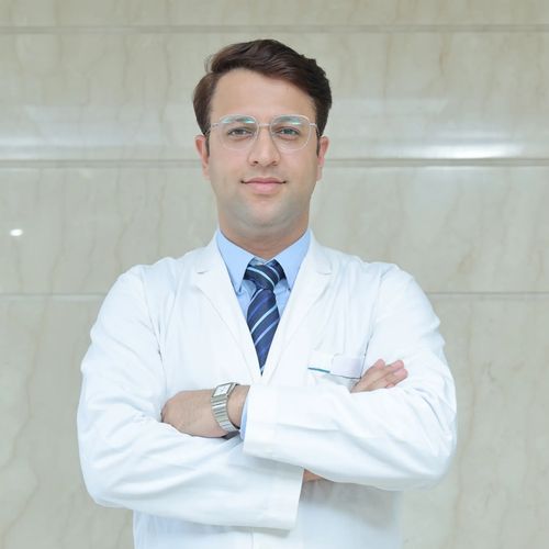 Dr. Vineet Nakra | Best cancer doctor in Delhi NCR | Chemotherapy | Radiation | IGRT | IMRT | SRS