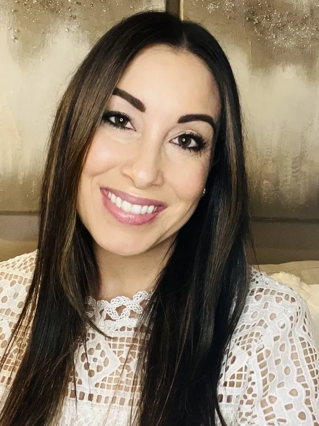 Yvette Chalifoux MA LMHC, online therapist specializing in anxiety and codependency