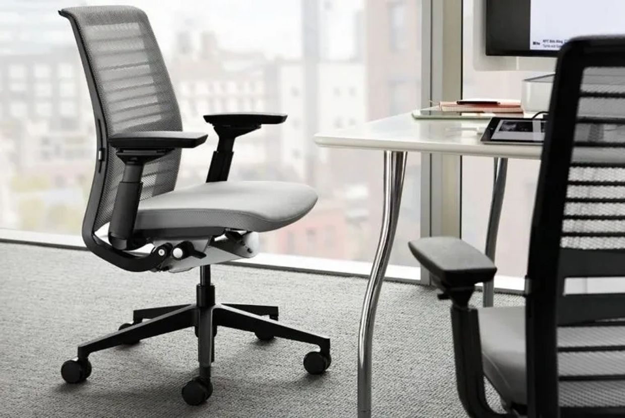Office chairs manufacturers in Delhi, Lotus Systems offers premium office chairs at bulk discounts