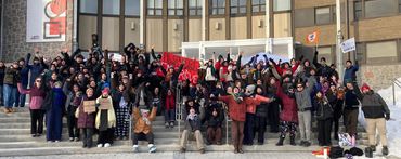 Piquetage devant le Collège lors de notre grève contre l'austérité en mars 2026