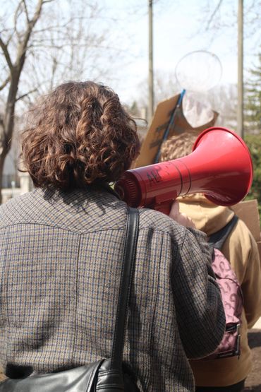 Manifestation dans Sainte-Thérèse lors de notre grève pour le climat en avril 2023