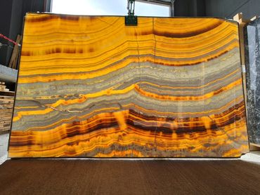 Premium Mango Onyx slab from Türkiye for luxury architectural and commercial projects.