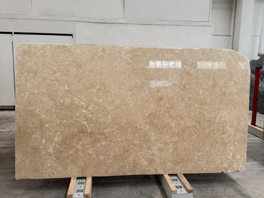 Premium Classic Medium Travertine slab for luxury interiors, facades and wall cladding.