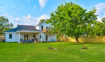 Beautiful out door Real-Estate Photo.
