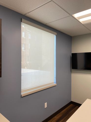 3% Roller Shades with a Cassette Top (Valance)