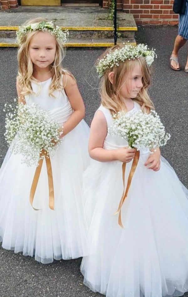 bridesmaids gyp bouquets