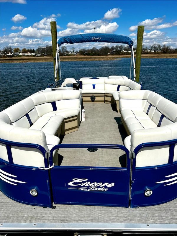 Bentley Boat Pontoon Boat Rental Bachelor Party Bachelorette Family Friends NYC Staten Island Fun