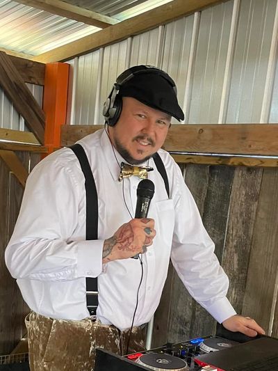 Music Bingo Host for Restaurants, Bars, Breweries, Lounges, Distilleries, and more!