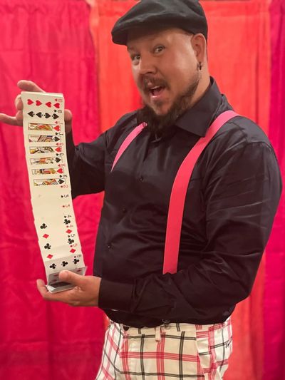 Close-up Magician and Stage Magic Shows for Corporate Events to Birthday Party Magic
