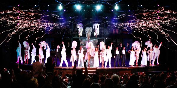Big deals on top rated Las Vegas shows like VEGAS! THE SHOW