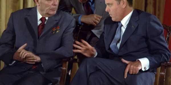 Nixon's Nixon Play with Brezhnev