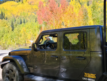 Brand new Jeep Gladiator in action on private tour