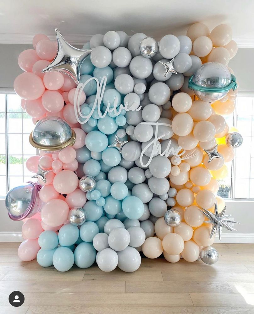 Organic balloon wall "One Year around the Sun"