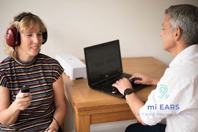 mi EARS Audiologists in Aldershot patient undergoing Puretone Audiometry Hearing test