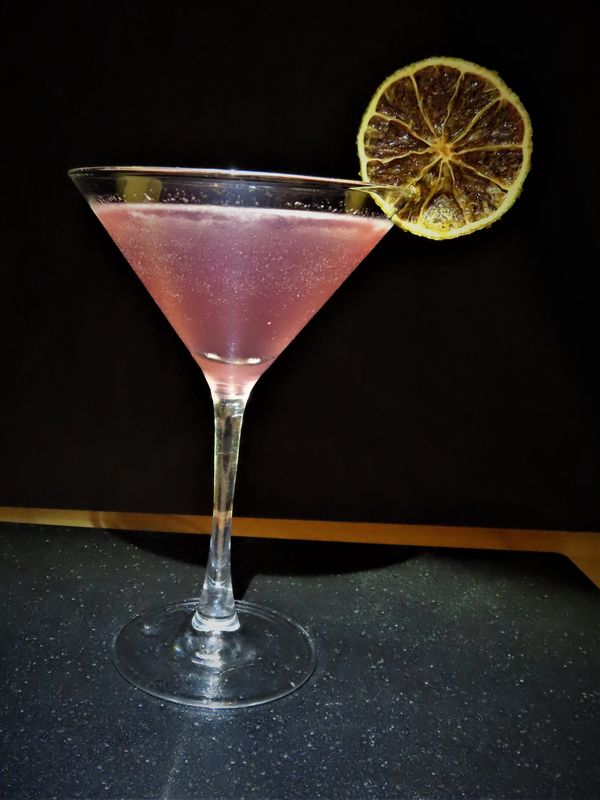 She's sophisticated, sweet and sexy... Its everything you need in a cosmopolitan.
#nashvilletn